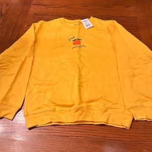NWT-  women’s freeze sweatshirt, size medium